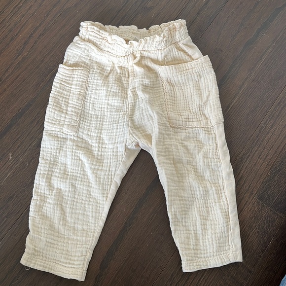 Paper bag pants- so adorable goes with anything for any season. Textured fabric - Picture 1 of 1